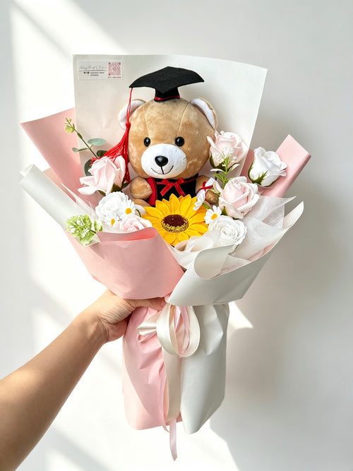 Charming Scholar | 迷人学子