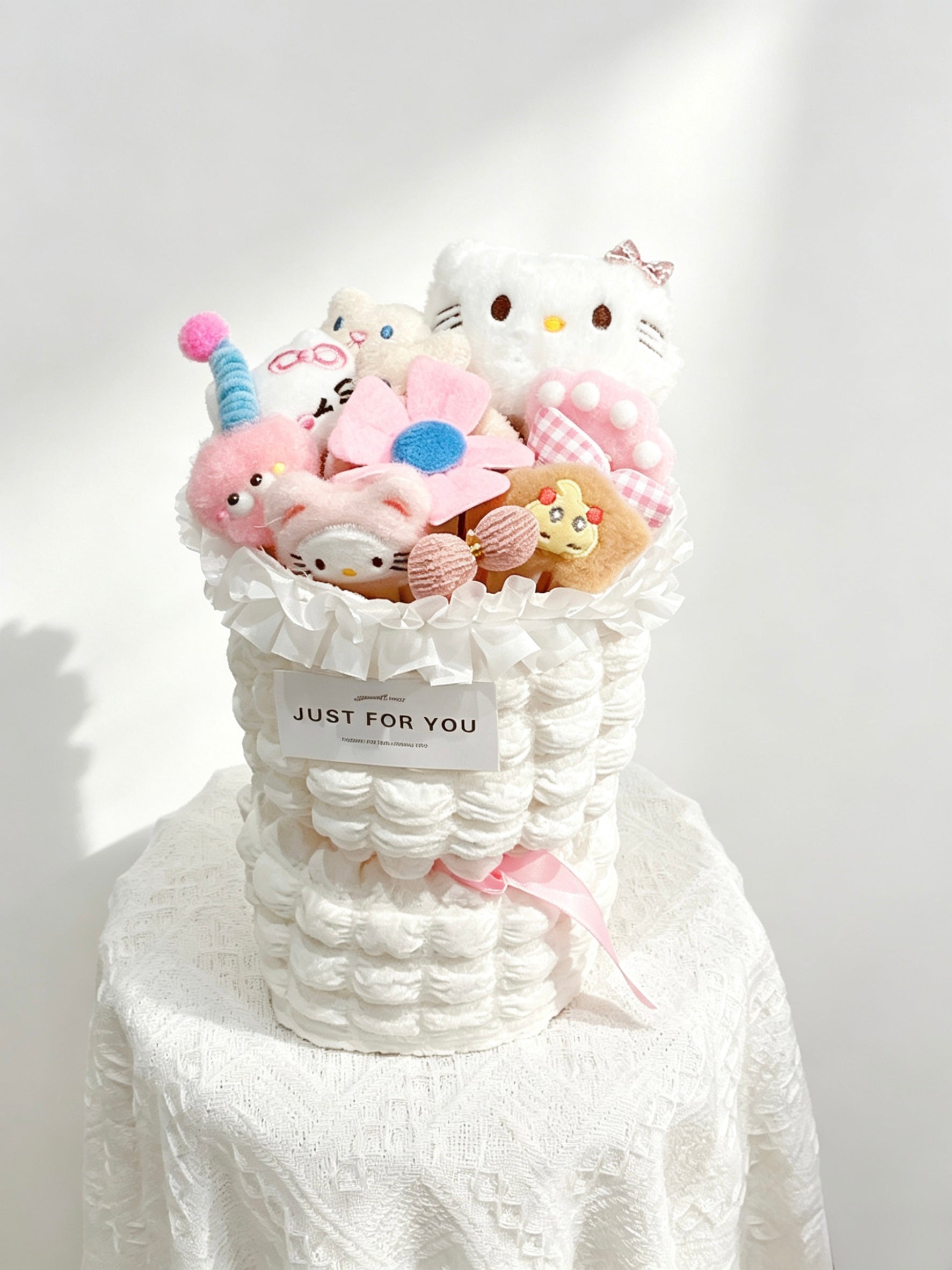 Kitty Bucket | 凯蒂抱抱桶 KB01